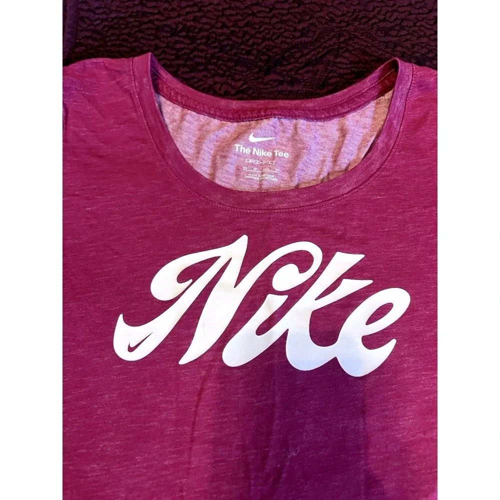 Nike Dri-FIT Women's XS Pink Maroon Graphic T-Shirt Script Logo Athletic Tee EUC